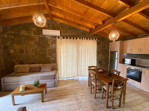 Caviro on the Beach, Moudhros (photo 9)