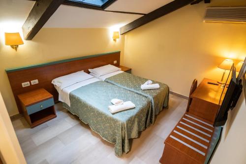 HOTEL CENTER 2 - image 11