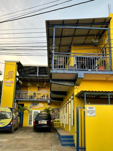B. Aparts Hotel