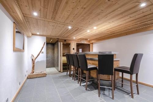 Pub/Lounge, Chalet Le R'Posiao in Talloires