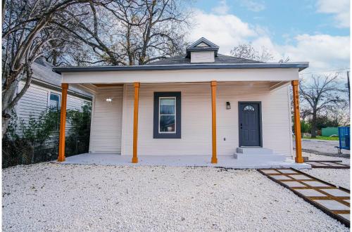 Magnificent 4BR Near Famous Riverwalk and Downtown in San Antonio, USA