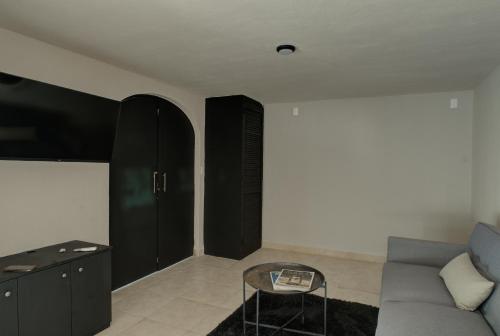 5BR Beautiful home in downtown Cancun, 10min beach, Cancún (photo 9)