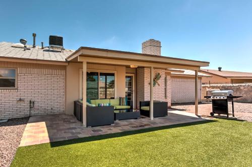 El Paso Smart House with Backyard-12 Mi to Downtown - image 2