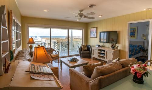 Oceanfront Pet Friendly Private Home thumb 3