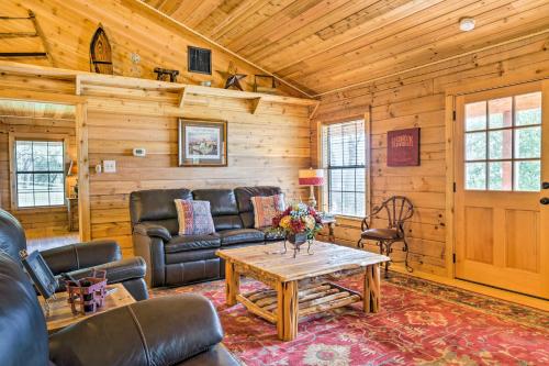 Cozy New Braunfels Family Cabin with Porch and Views!