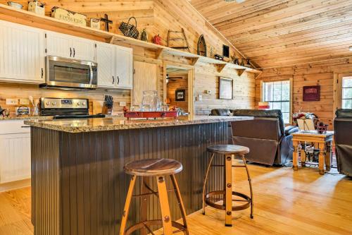 Cozy New Braunfels Family Cabin with Porch and Views! - image 14