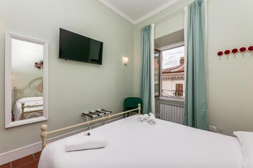 Pantheon Luxury House - image 4