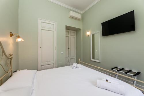 Pantheon Luxury House - main image