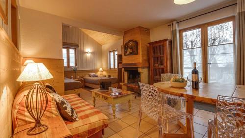 Chalet N°17 for 6 to 7 people with private terrace and glacier view