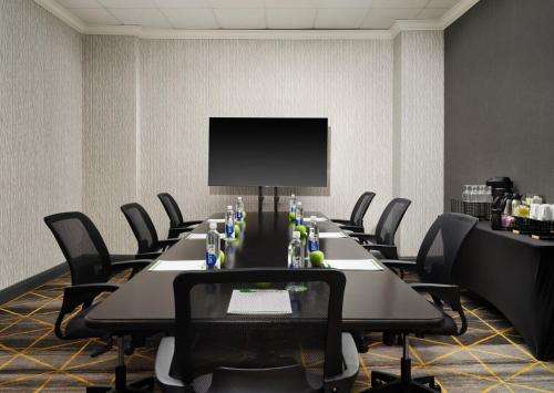 Holiday Inn Boston - Dedham Hotel & Conference Center an IHG Hotel - image 13