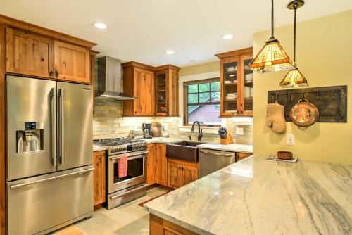 Sugar Berry-Remodeled Laughlintown Craftsman Home! - image 23