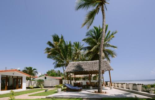 Oasys House - Beautiful Private Beach Front Home, Msambweni (Foto 3)