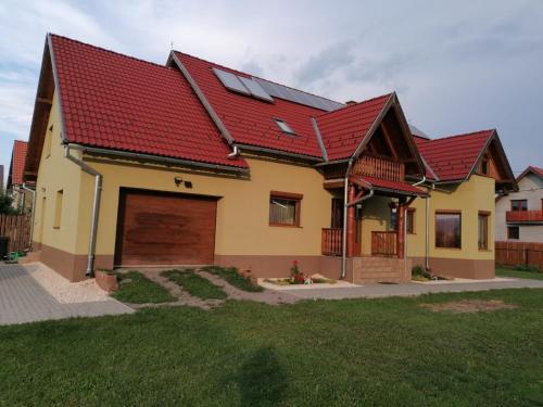 Székelyföldi családi ház (Szekelyfoldi csaladi haz) in Čičeu