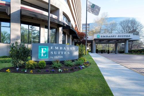 Embassy Suites by Hilton Bethesda Washington DC - Hotel - Bethesda