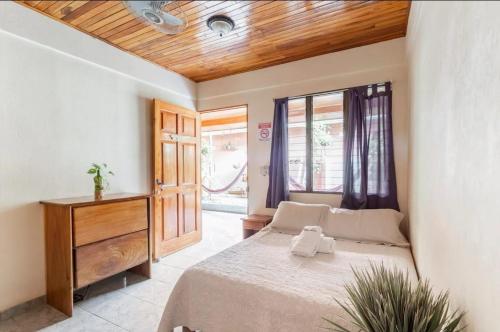 Cocobolo Surf Hotel & School