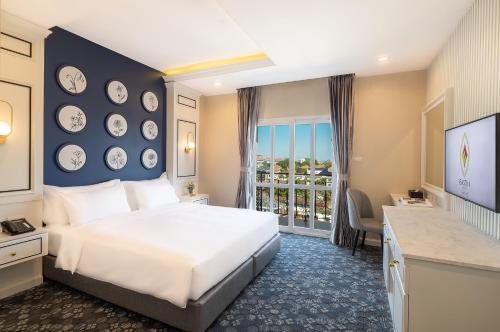 room detail thumbnail 0