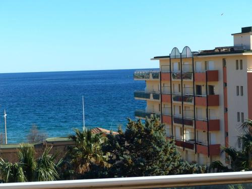 Appartement Le Lavandou, 3 pièces, 4 personnes - FR-1-308-122 - Location saisonnière - Le Lavandou