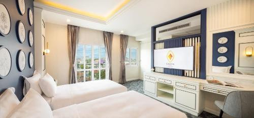 room detail thumbnail 1