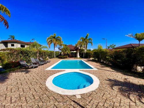 Villa Gonzalez - 3BR House & Pool in Cabrera