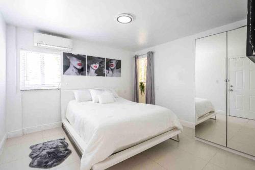 Lakefront Duplex with Pool between Miami & Florida Keys 4 Bedroom 2 Bathroom in Cutler Bay, USA