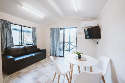 2 bedrooms, 4 beds
