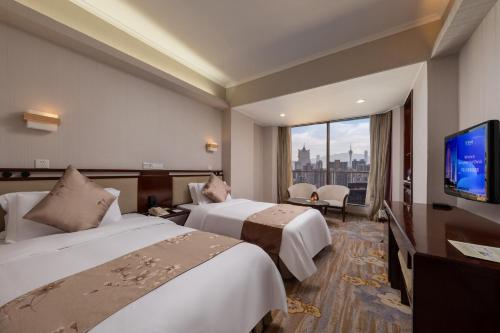 Guangdong Hotel Zhuhai Room Type - Self-indulgence · Style Twin Room (Panoramic Floor-to-Ceiling Windows)