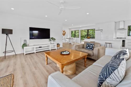 Waimanu Bliss Escape - Point Wells Holiday Home