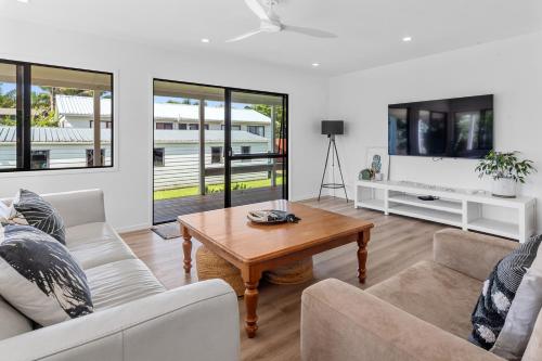 Waimanu Bliss Escape - Point Wells Holiday Home