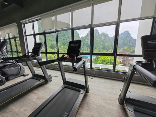 Fitness center, Cozy Suite with 270 Degree Mountain and Theme Park Views near Lost World of Tambun