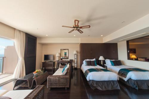 4 twin beds