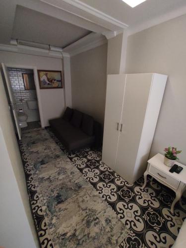 Basilica Guest House - image 4