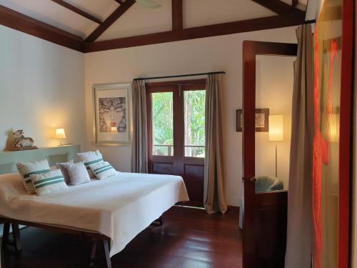 Villa Serey- Private Luxury Cambodian Style 4 Bed Pool Villa