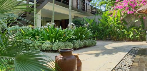 Villa Serey- Private Luxury Cambodian Style 4 Bed Pool Villa