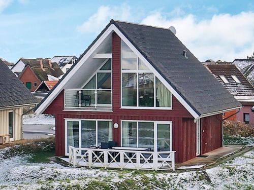8 person holiday home in Wendtorf