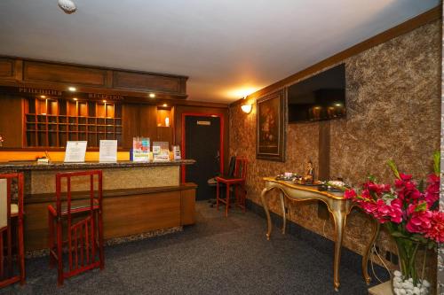 Hotel Central Club Sofia – Sofia, NY
