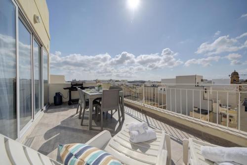 B&B Il-Gżira - Amazing Airy Apartments Surrounded by All Amenities - Bed and Breakfast Il-Gżira