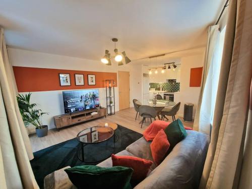 Picture of Luxury Station Apartment By Paymán Club