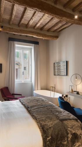 Times Suites - Guesthouse - Etruria Collection - image 2