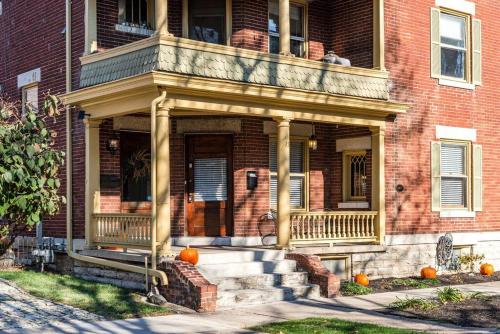 Amazing One Bedroom, Queen Bed, Washer & Dryer in Dayton, USA