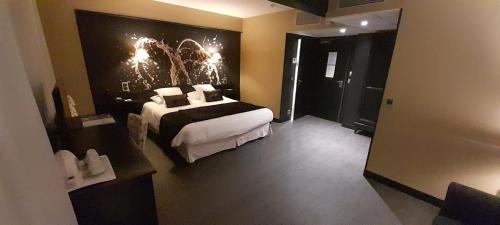 2 twin beds, 2 sofa beds