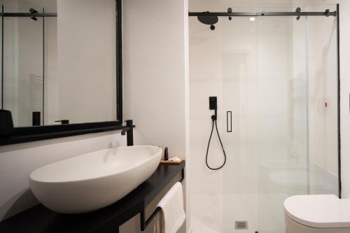 Double Room with Terrace image 2