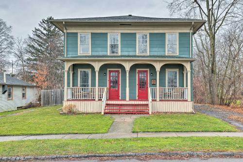 Victorian Home in Penn Yan about 1 Mi to Keuka Lake! in Penn Yan, USA