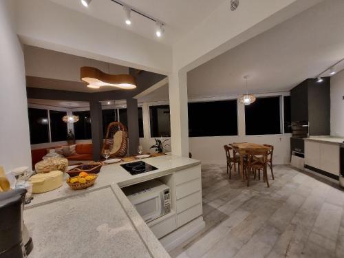 Konyha, Casas com jacuzzi e churrasqueira a 500 metros da Praia do Pereque na Ilhabela in Praia do Pereque