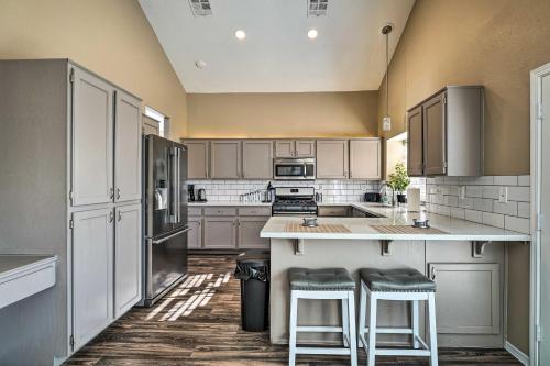 Las Vegas Getaway about 8 Mi to Las Vegas Strip!