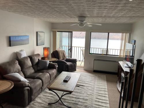 Lakeside Condo with plenty of amenities close to Bristol Mountain - permit - 2024-0018 in Neiplsa (NY)