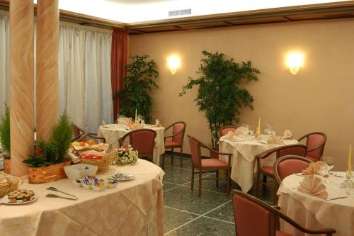 Albergo Ristorante Flora