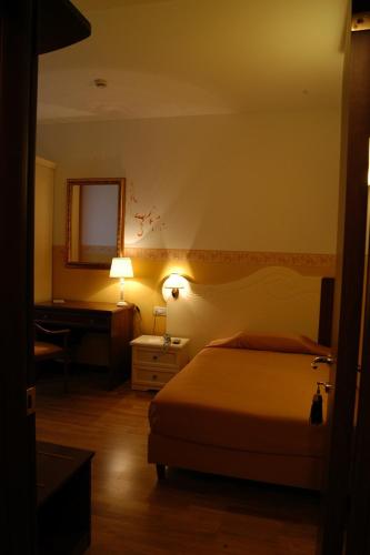 Albergo Ristorante Flora - image 2