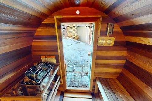 Yosemite West Family Chalet