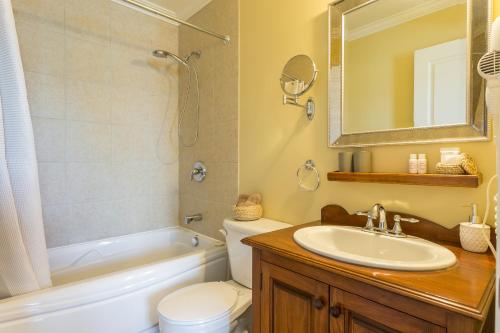 Queen Room image 1