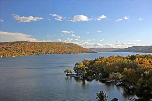Skats, Lakeside Condo with plenty of amenities close to Bristol Mountain - permit - 2024-0018 in Neiplsa (NY)